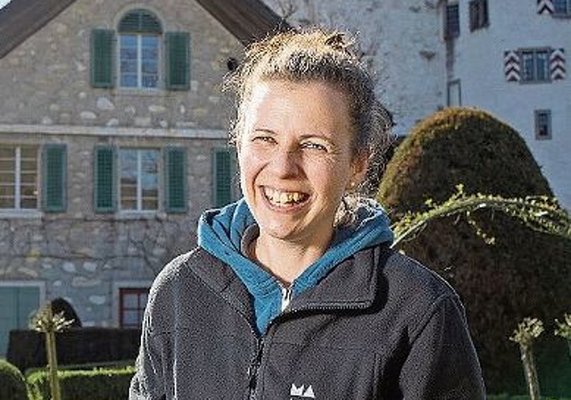 Gärtnerin im Schlossgarten Wildegg: Melissa Gögele. Foto: Pascal Meier/MA