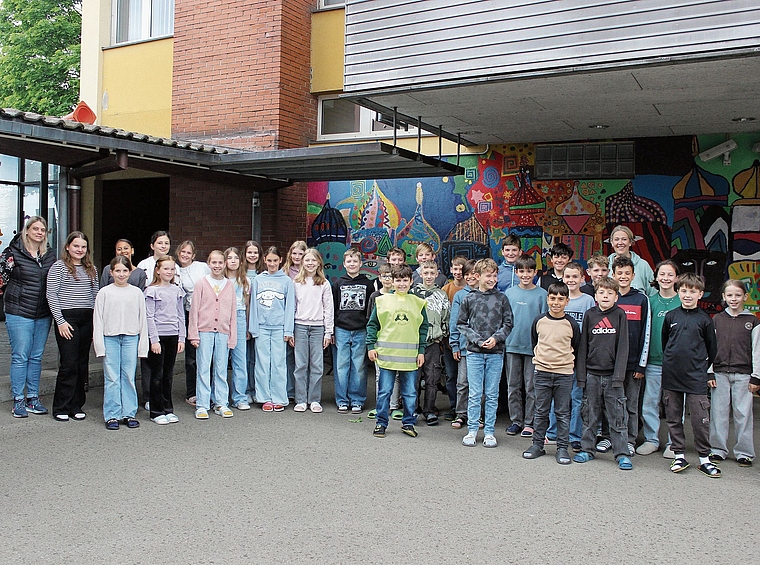 Die Klassen 5a und 5b der Primarschule Schafisheim.Foto: zvg