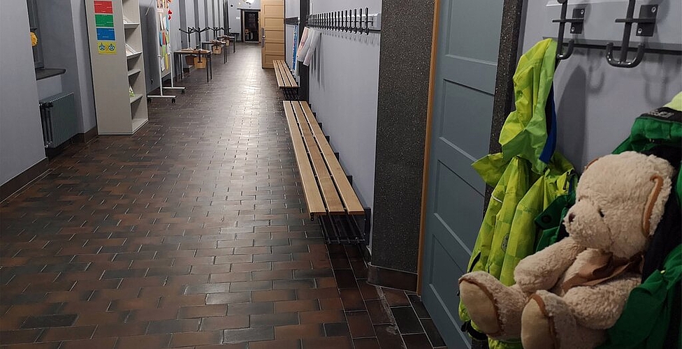 <em>«Umfassendes Lifting»:</em> Die Schulhauskorridore im Bleicherain-Schulhaus erstrahlen in den neu-alten Farben aus den Dreissigern. <em>«Umfassendes Lifting»:</em> Die Schulhauskorridore im Bleicherain-Schulhaus erstrahlen in den neu-alten Farben aus den Dreissigern.