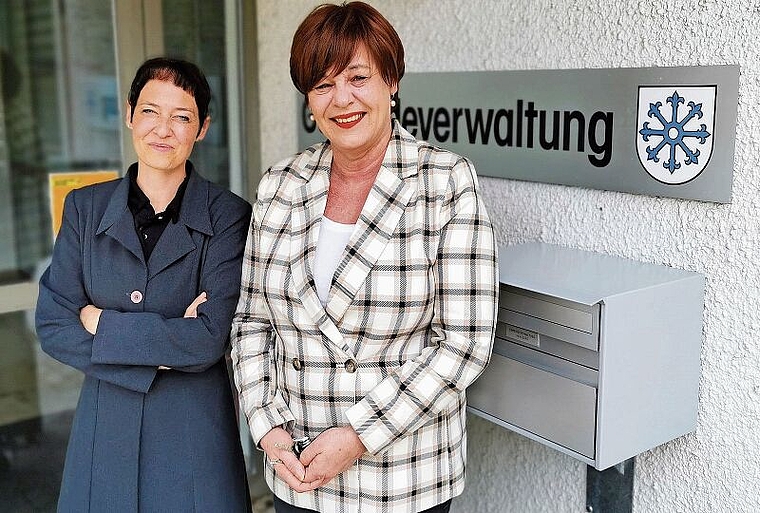 Treten ab 2022 gestaffelt ab: Bruneggs Gemeindepräsidentin Ruth Imholz Strinati und Vizepräsidentin Beatrice Zandonella Klingele. Foto: Fritz Thut