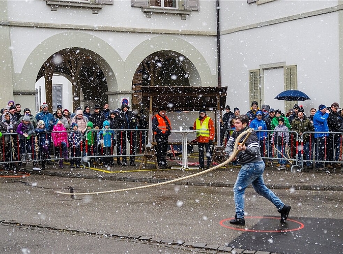 Im Schneegestöber: Sandro Schmidmeister, Niederlenz.