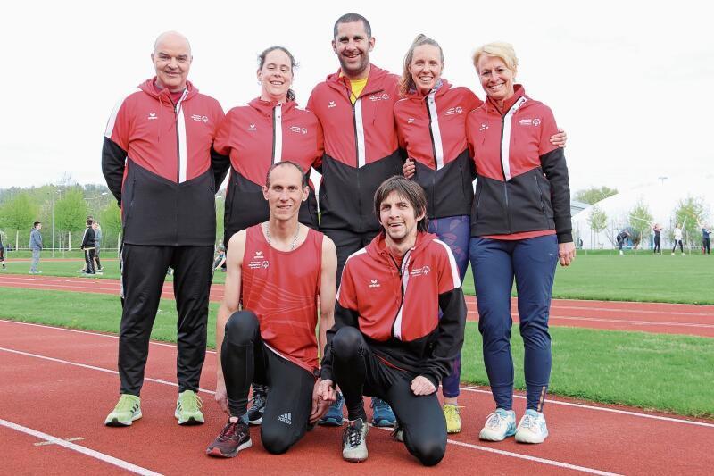 Reisen schon bald nach Berlin: Die Athleten und Coaches des Behinderten-Sportclubs Wohlen-Lenzburg (drei Athleten und ein Coach fehlen auf dem Bild). Foto: Romi Schmid