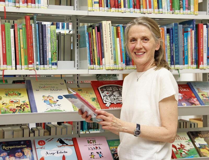 Arbeitet seit 14 Jahren in der Stadtbibliothek Lenzburg: Barbara Hediger.Foto: Romi Schmid