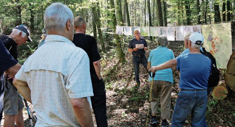 Zog ein bunt durchmischtes Publikum an: der Waldumgang Schafisheim.Foto: Romi Schmid