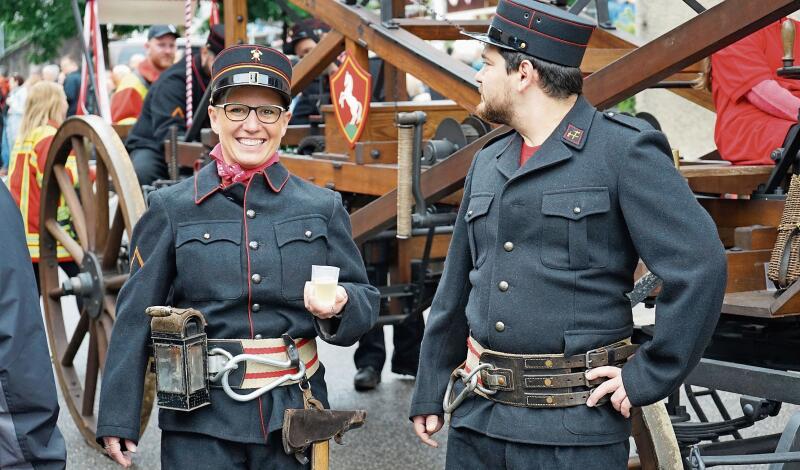 Gute Stimmung: Auenstein liess sich die gute Laune trotz Regenwetter nicht nehmen und feierte drei Tage lang, was das Zeug hielt.Foto: Romi Schmid