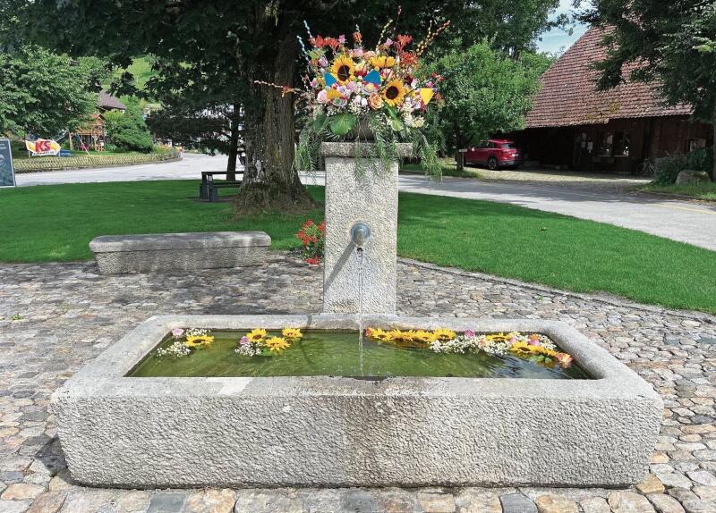 Prächtig geschmückt: Auch die Brunnen waren herausgeputzt.Foto: zvg