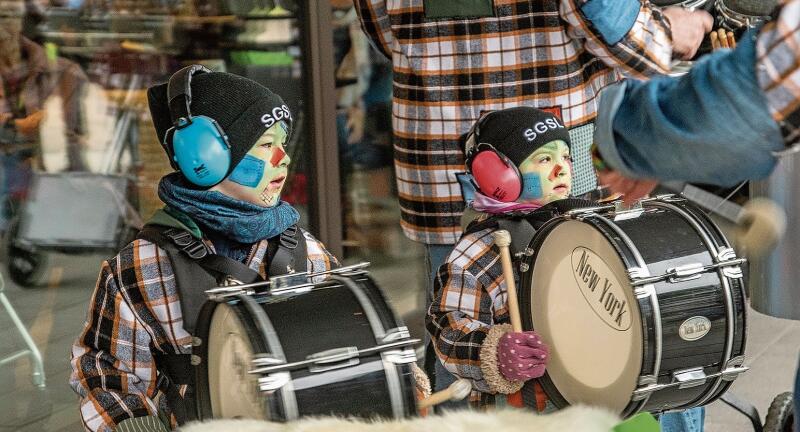 Auch der Nachwuchs wurde mitgenommen, um dem Publikum ein einzigartiges Konzert bieten zu können. Foto: Peter Winkelmann