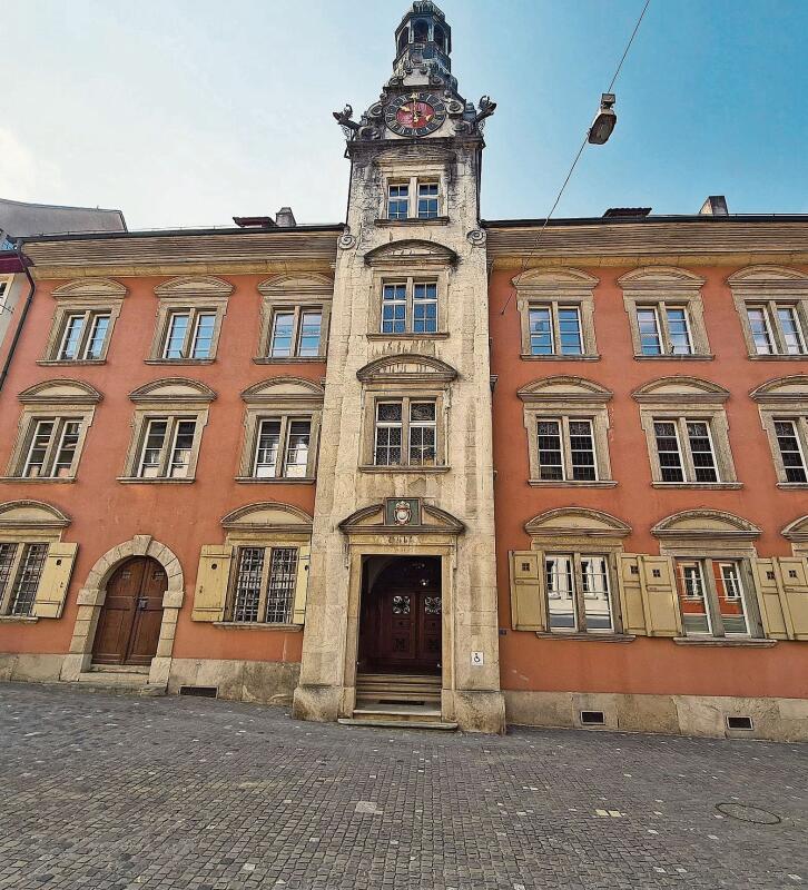 Braucht dringend Zuwendung: Das Rathaus.
         
         
             Foto: Eva Wanner