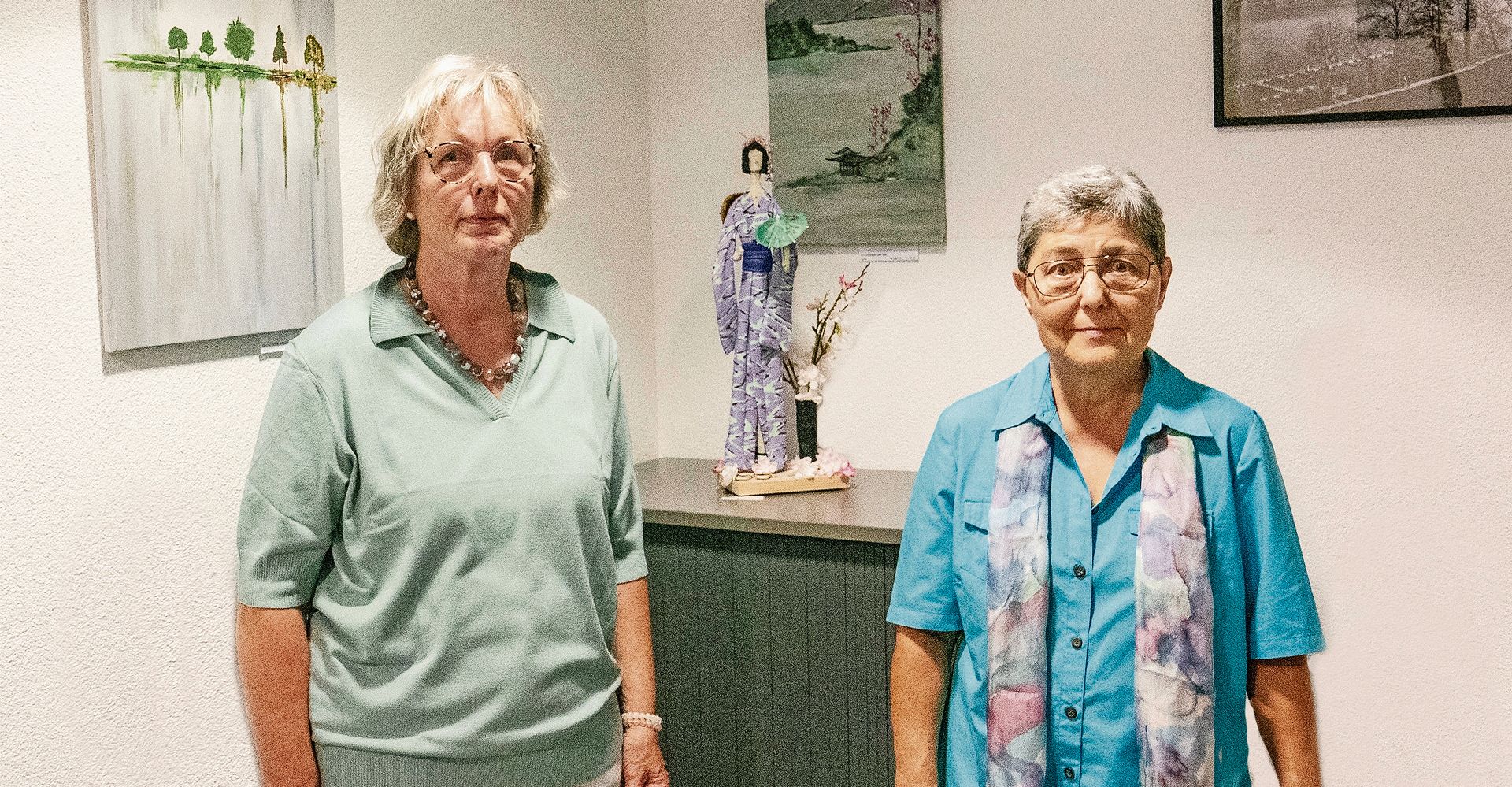 Gelungenes Zusammenspiel: Leonore Osterwalder (links) und Rosmarie Kohler (rechts) zusammen mit «Madame Butterfly» (Bildmitte). Foto: Peter Winkelmann