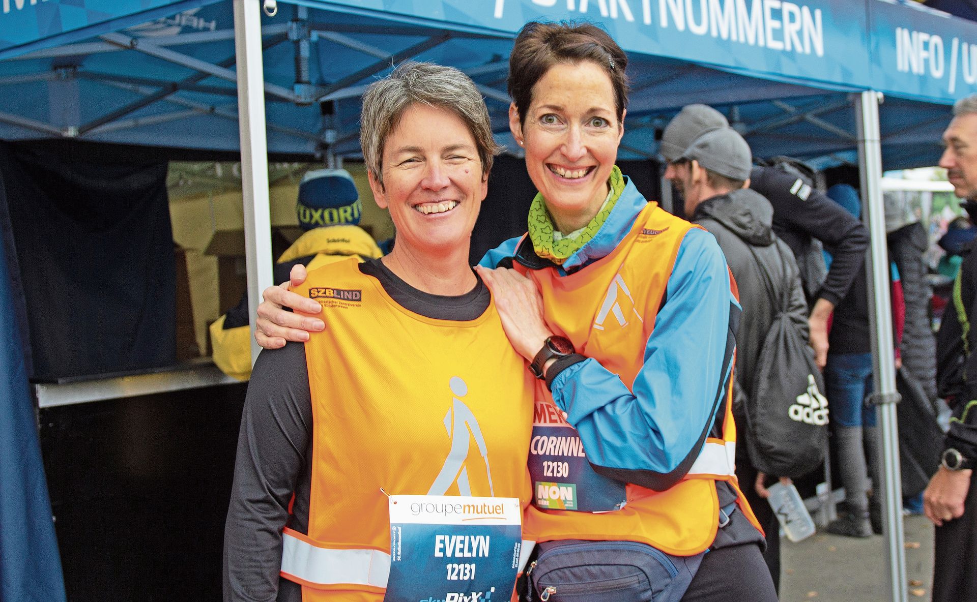 Evelyn und Corinne starten als Tandem und freuen sich auf den Erlebnislauf.Foto: Verena Schmidtke