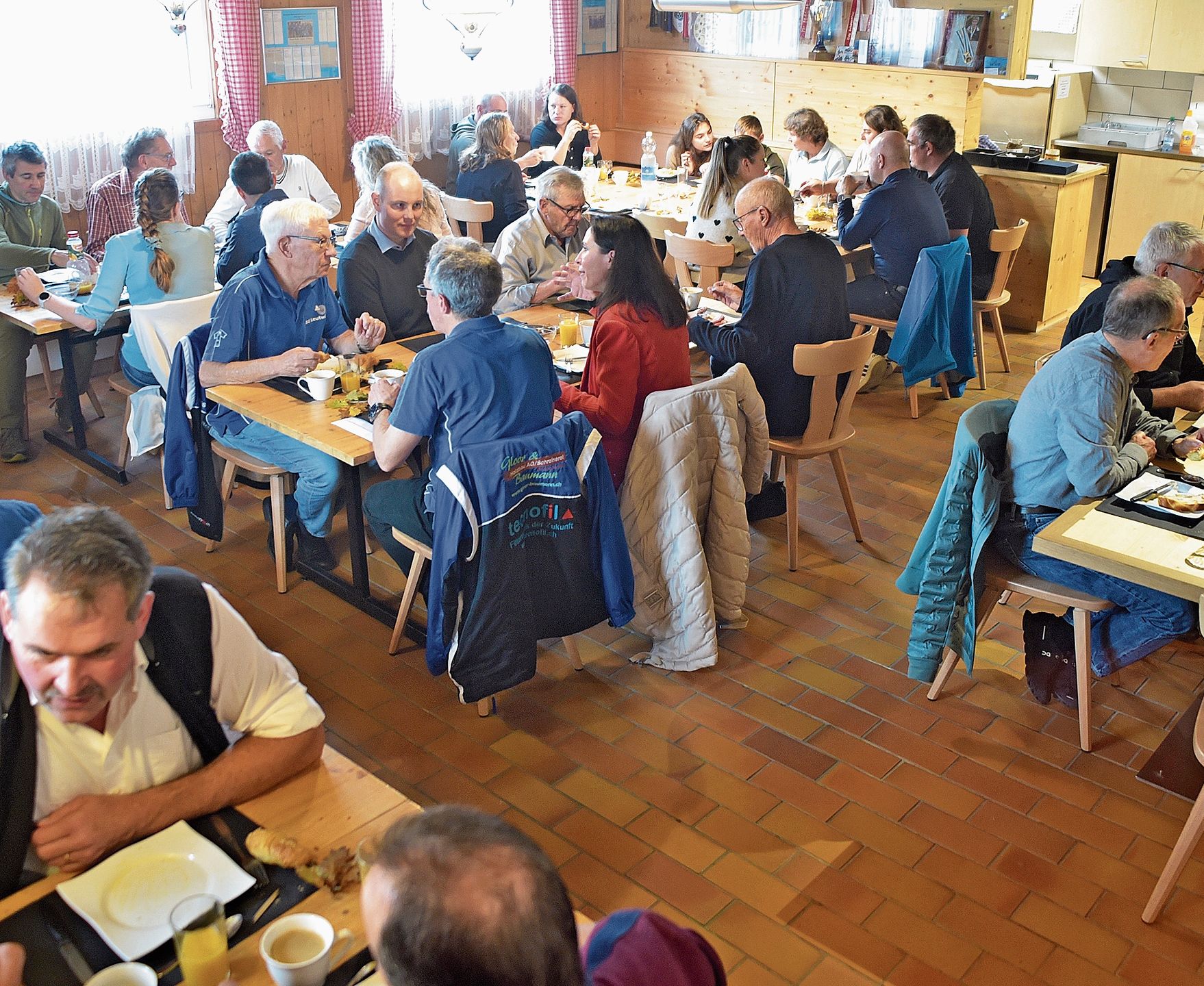 43 Gäste feierten mit dem Loipenverein Leutwil bei einem Sonntagsbrunch das 25-jährige Vereinsbestehen.Foto: zvg