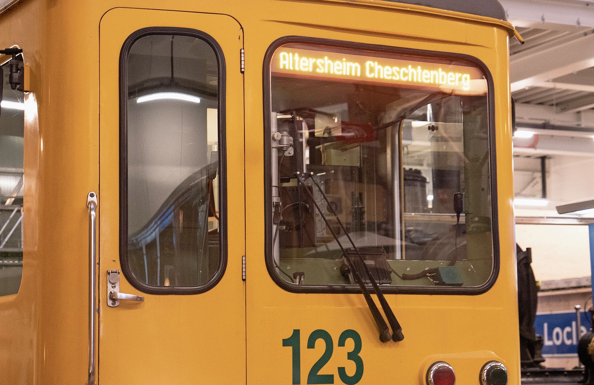 Nächster Halt Altersheim Chestenberg.Foto: Peter Winkelmann 