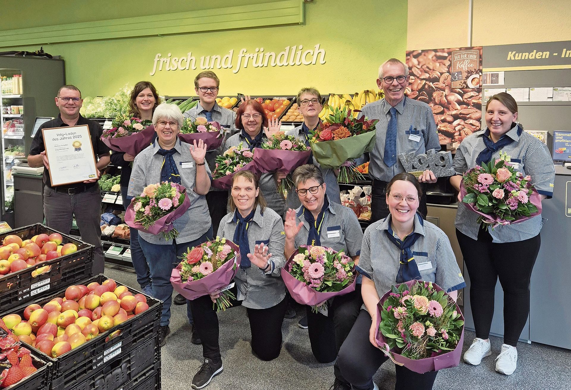 Blumen fürs Team: Die Freude über die Auszeichnung ist gross.Foto: zvg Blumen fürs Team: Die Freude über die Auszeichnung ist gross.Foto: zvg