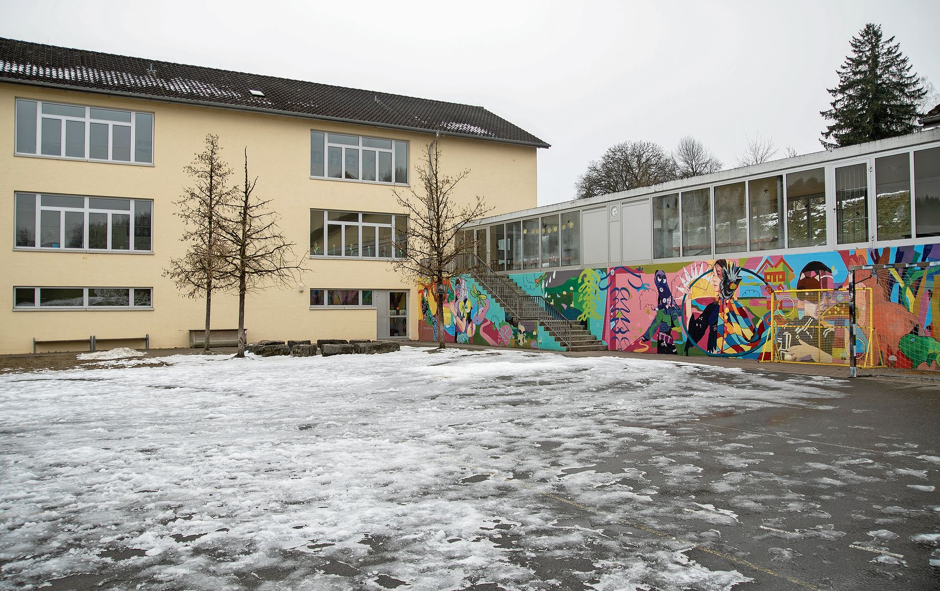 Steigender Raumbedarf: Das Schulhaus soll mit einem Zwischenbau erweitert werden.Foto: zvg Steigender Raumbedarf: Das Schulhaus soll mit einem Zwischenbau erweitert werden.Foto: zvg