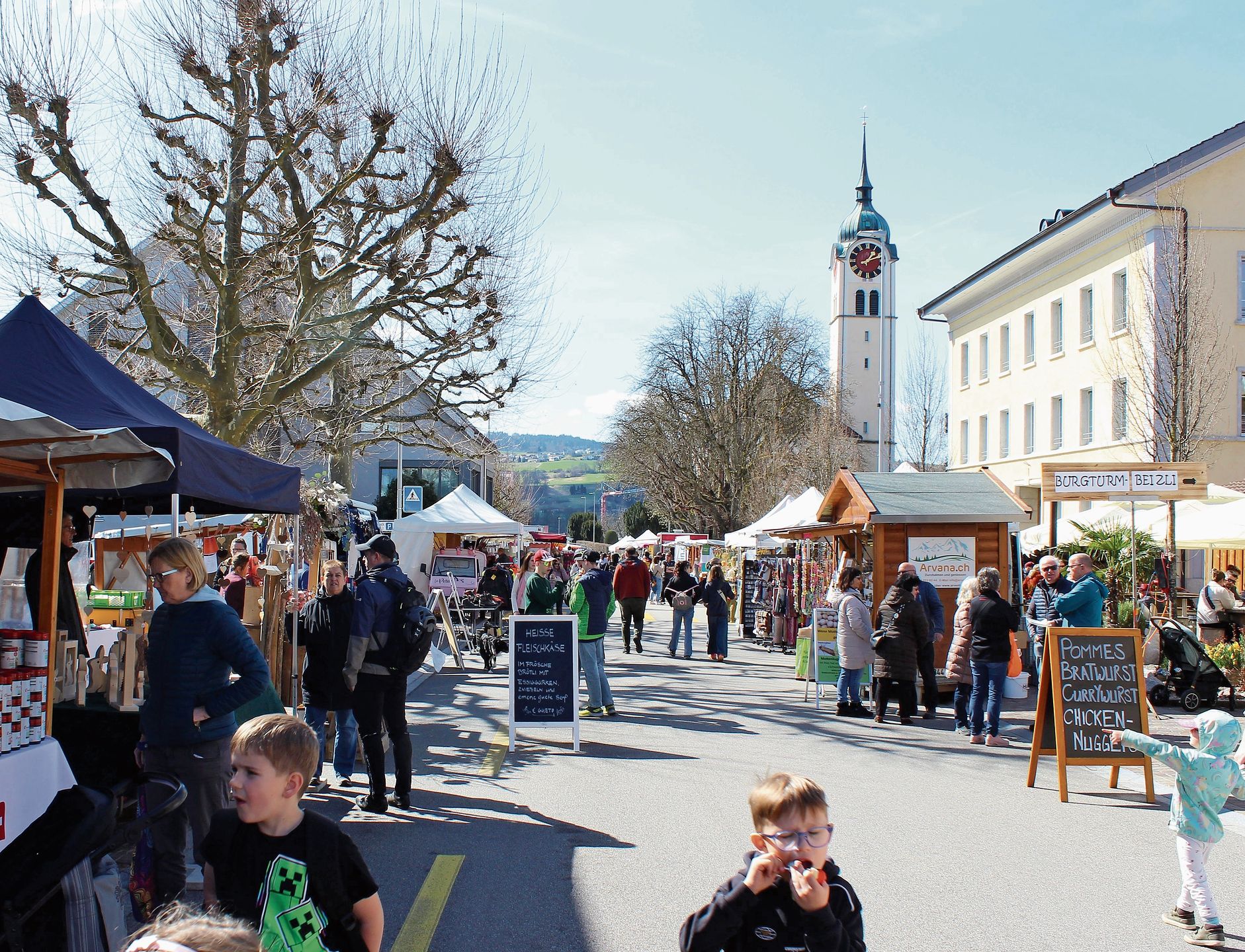 Der Markt lockte viele Besucherinnen und Besucher nach Seengen. Foto: Debora Hugentobler Der Markt lockte viele Besucherinnen und Besucher nach Seengen. Foto: Debora Hugentobler