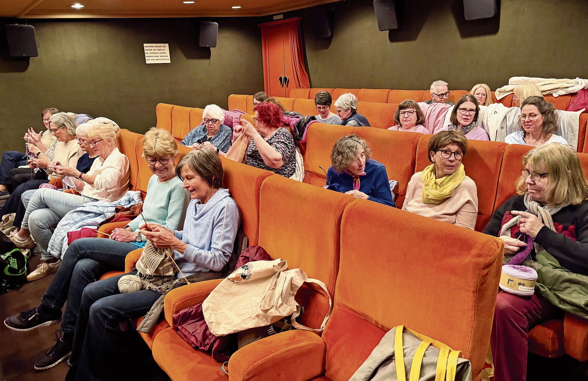 Das Strickkino erfreut sich wachsender Beliebtheit. Stricken ist im Trend.Foto: Verena Schmidtke