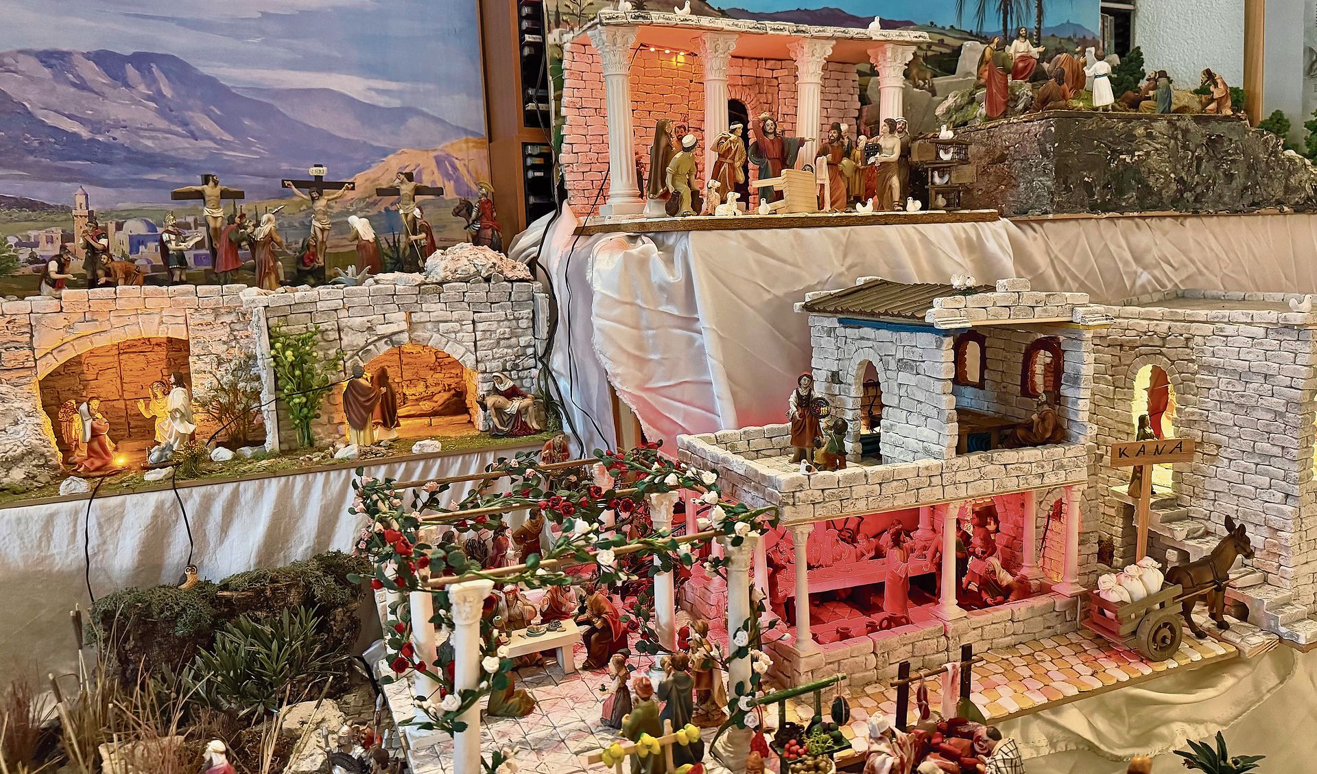 Eine Krippenlandschaft zur Passionsgeschichte.Foto: Verena Schmidtke Eine Krippenlandschaft zur Passionsgeschichte.Foto: Verena Schmidtke