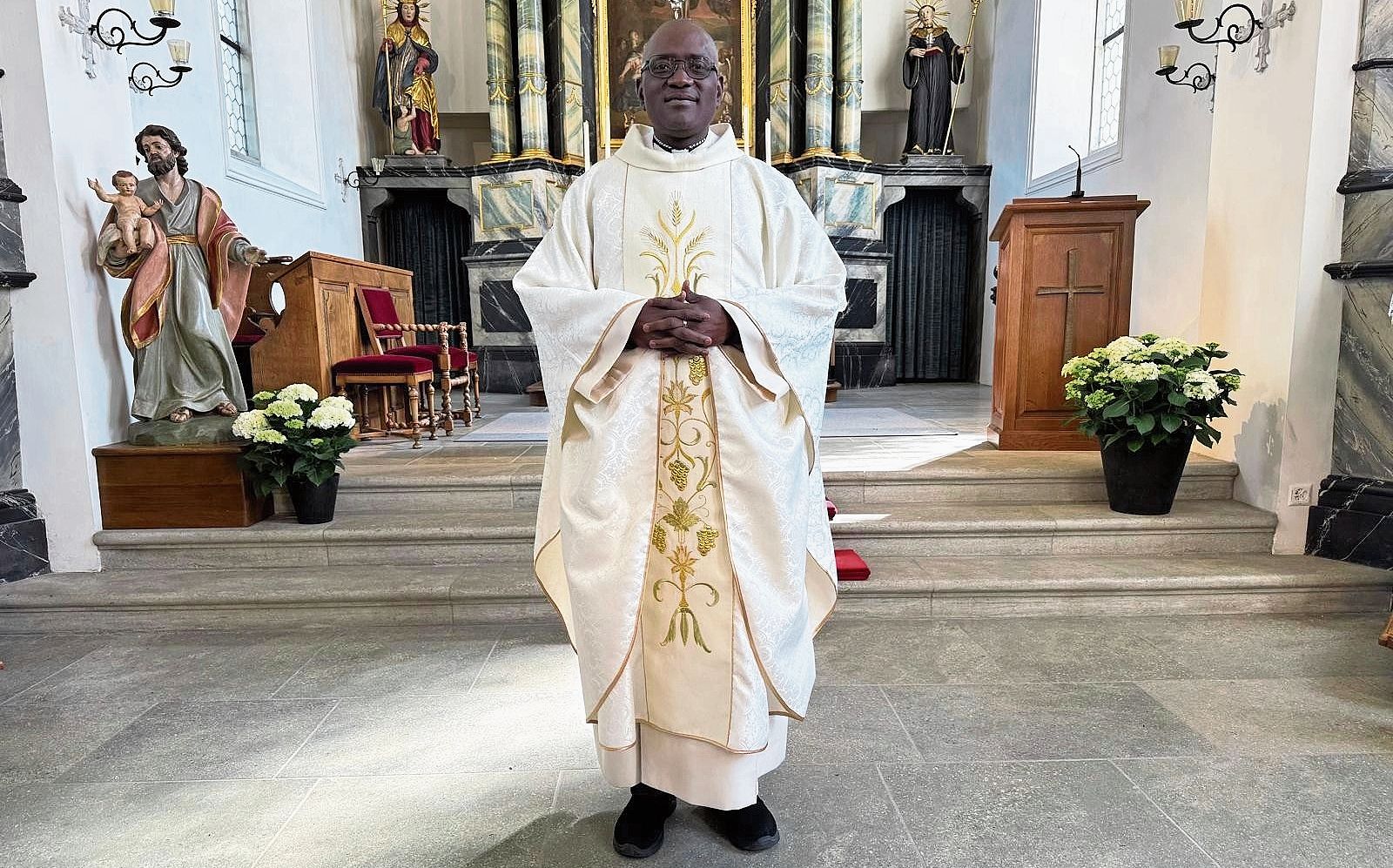 Ambrose Olowo in der Kirche Bettwil: Er feierte sein 30-Jahr-Jubiläum der Priesterweihe.Foto: zvg Ambrose Olowo in der Kirche Bettwil: Er feierte sein 30-Jahr-Jubiläum der Priesterweihe.Foto: zvg