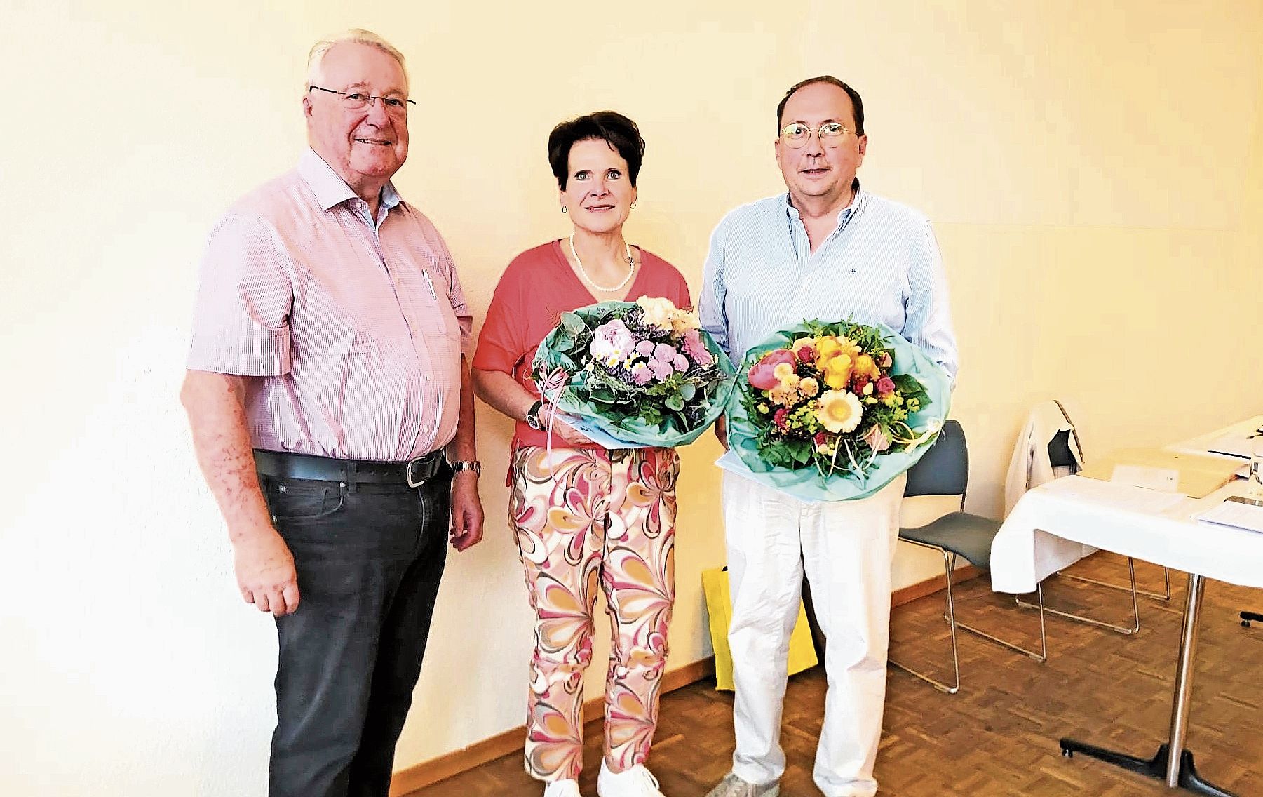 Die zurückgetretenen Vorstandsmitglieder Therese Suter und Jörg Bruder. Es fehlt Marianne Wildi.Foto: zvg