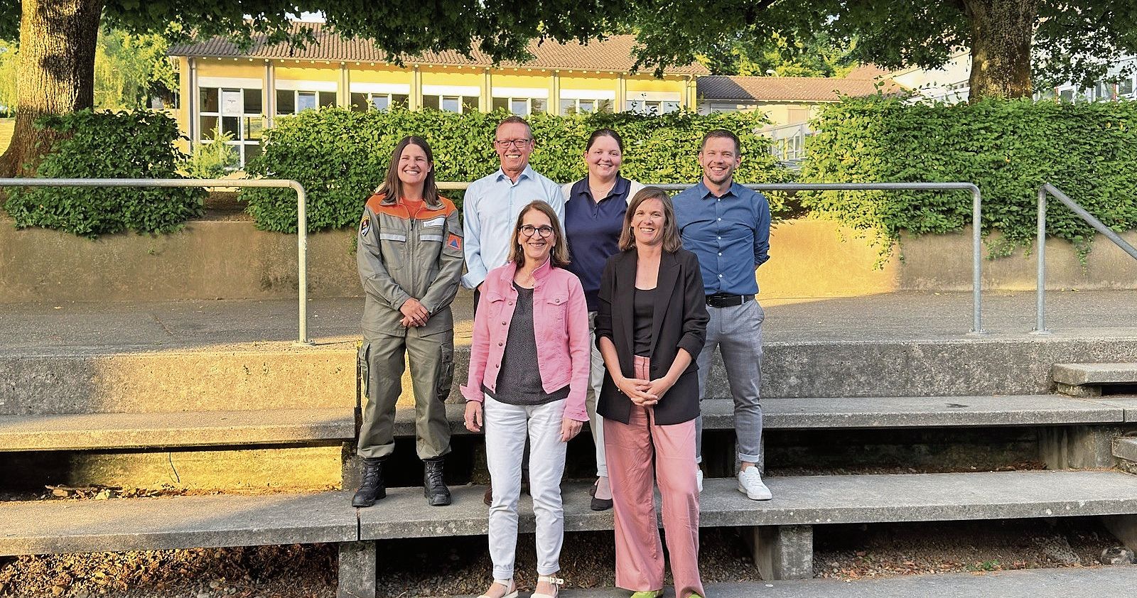 Die Vorstandsmitglieder des Gemeindeverbands SDRL mit dem verabschiedeten Präsidenten Josef Niederberger.Foto: zvg 