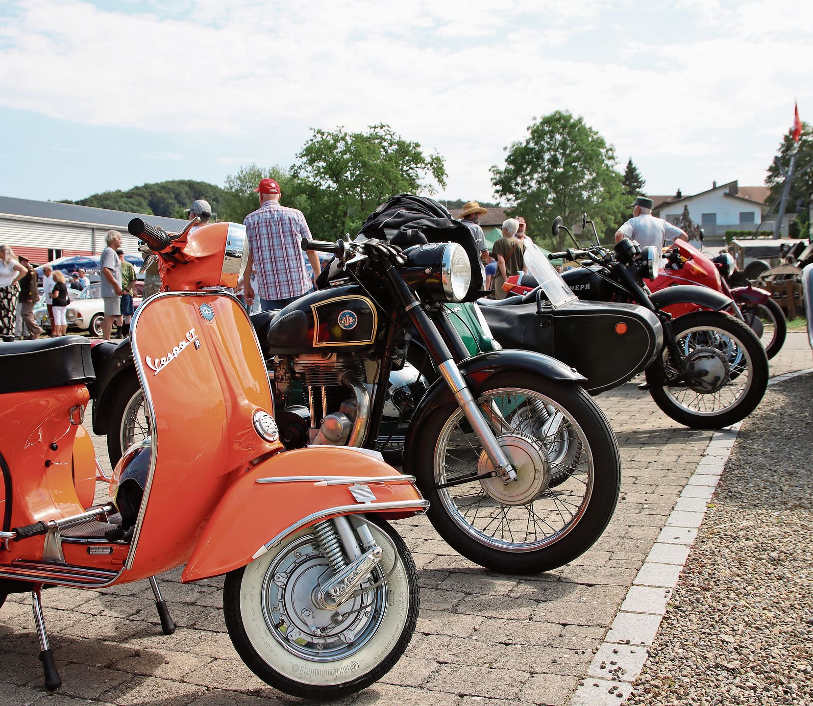 Verschiedene Zweiräder am Oldtimertreffen.Foto: Verena Schmidtke Verschiedene Zweiräder am Oldtimertreffen.Foto: Verena Schmidtke