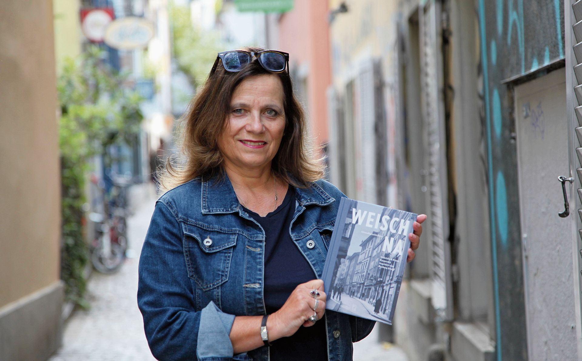 Gabriela Kasperski ist noch auf der Suche nach lokalen Schätzen. Keine Objekte – Geschichten sollen es sein.Foto: zvg