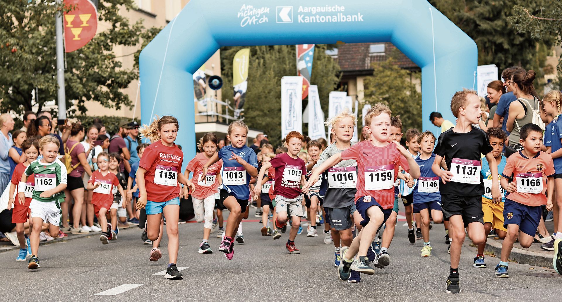 Voller Einsatz bei den Jüngsten: Die Kinder starten über 700 Meter.