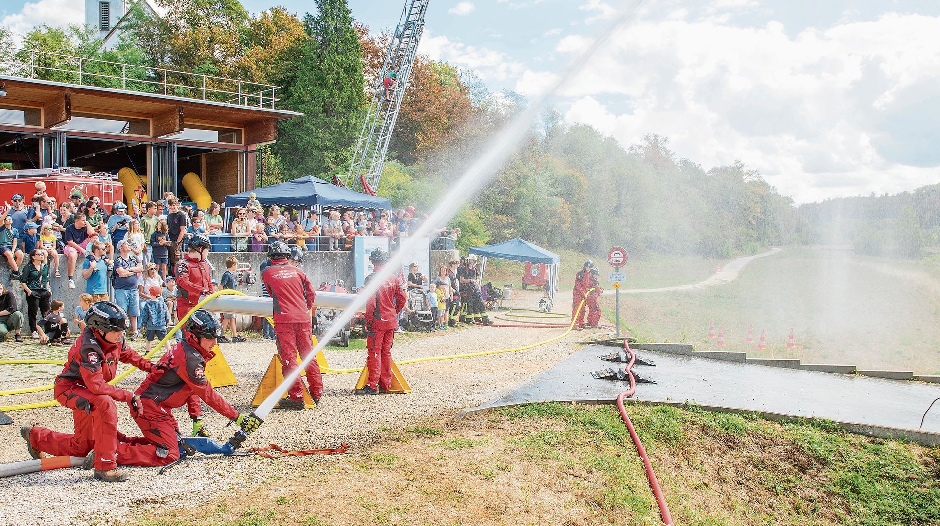 Wasser marsch: Willkommene Abkühlung bei heissem Wetter.