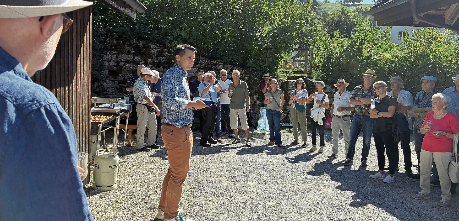 Stadtpräsident Andreas Schmid richtet seinen Dank an die Ortsbürger Rebbäuerinnen und Rebbauern.Foto: zvg