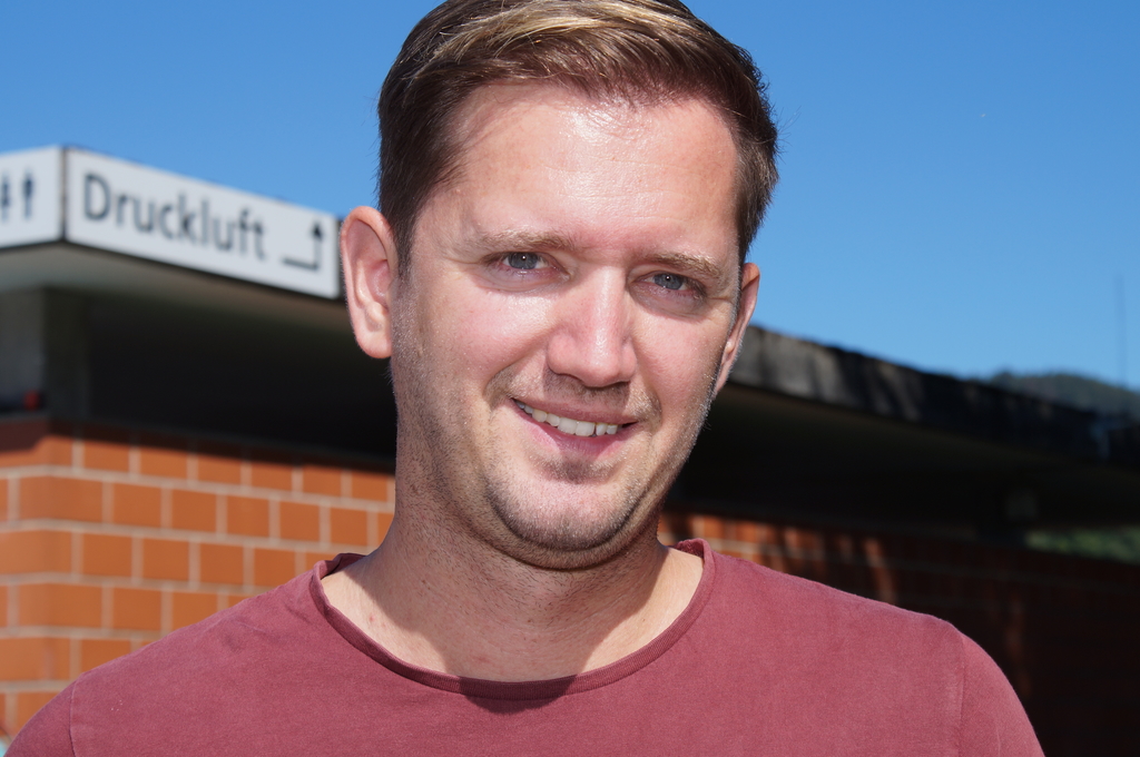 «Ich will nicht klagen»: Silvan Suter, Bademeister und Restaurant-Pächter. Foto: Ruedi Burkart
