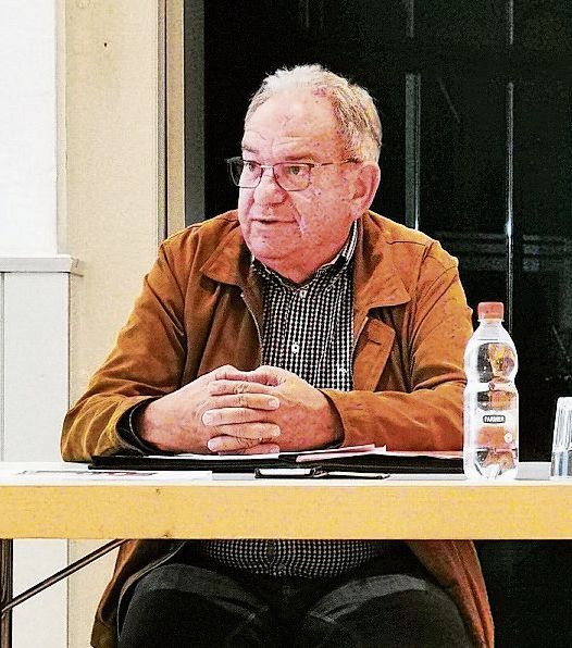 Informierte über Gmeind: Gemeindeammann Peter Lenzin an Vororientierung. Foto: Fritz Thut