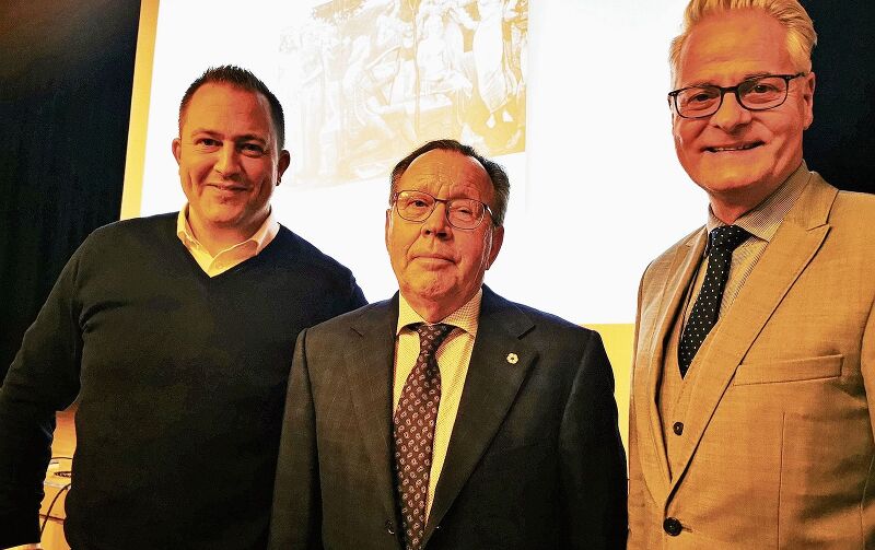 Sprachen an der Buchvernissage: Autor und Koordinator Marc Philip Seidel, Museum-Burghalde-Stiftungsratspräsident Urs F. Meier und der kantonale Denkmalpfleger Reto Nussbaumer.Foto: Fritz Thut
