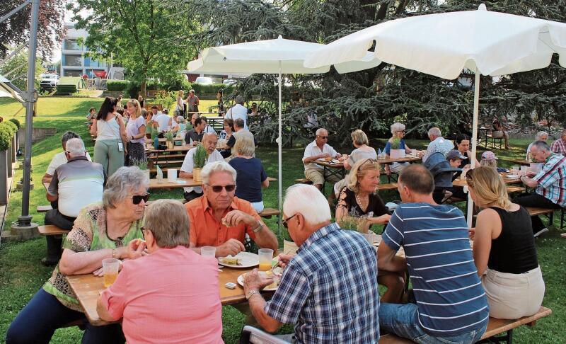 Zahlreiche Gäste zum 25-Jahr-Jubiläum: Am Gärtnerhaus-Fest traf man sich zum üppigen Brunch. Foto: Alexander Studer
