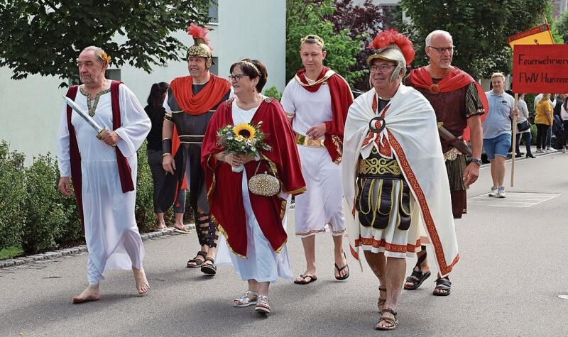 Fast wie im alten Rom: Der Gemeinderat nahm ebenfalls am Umzug teil. Foto: Deborah Bläuer