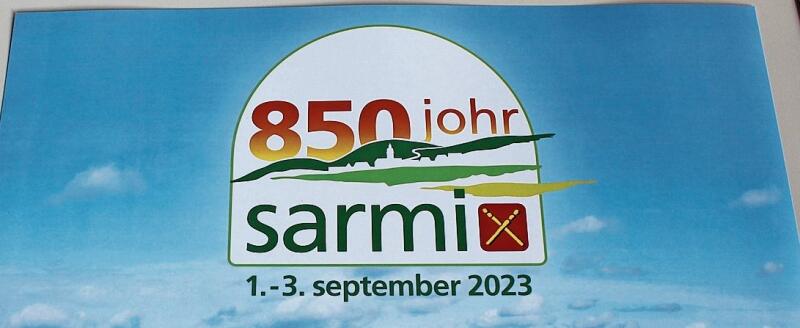 Optisches Erkennungszeichen: Das Logo zu «850 Johr Sarmi». Foto: Alexander Studer