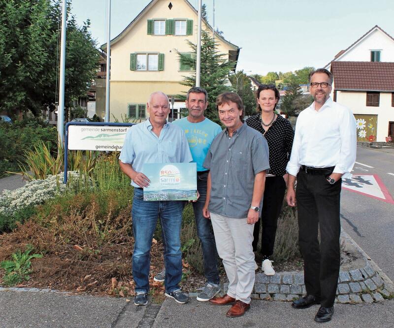 Verantwortlich für die 850-Jahr-Feier: Das OK-Team mit Meinrad Baur, Daniel Köchli, Balz Saxer, Esther Sorg, Christoph Strahm; es fehlen Nadine Baur, Tobias Kaufmann, Mathias Gyger. Foto: Alexander Studer
