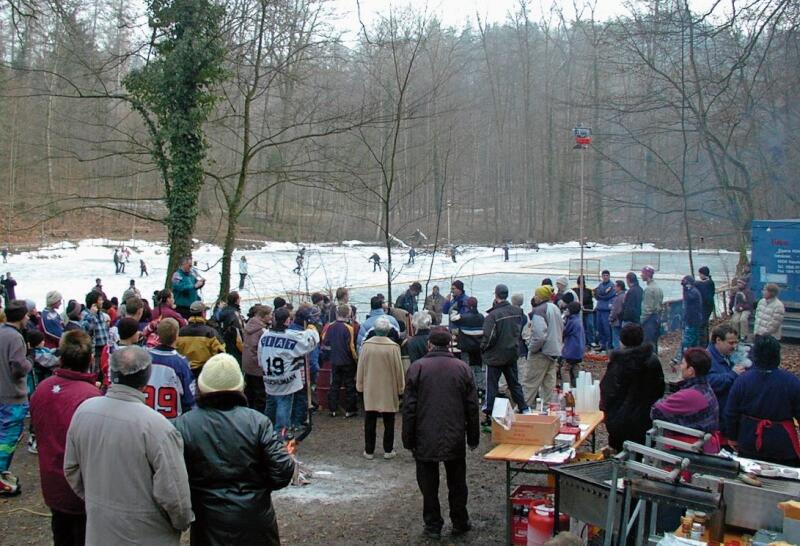 Grosser Zulauf: Festplatz am Rande des Fünfweihers im Jahr 2002. Archivfoto: FneF
