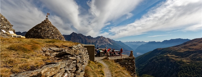 Die Terrasse des Restaurants Sassal Masone.