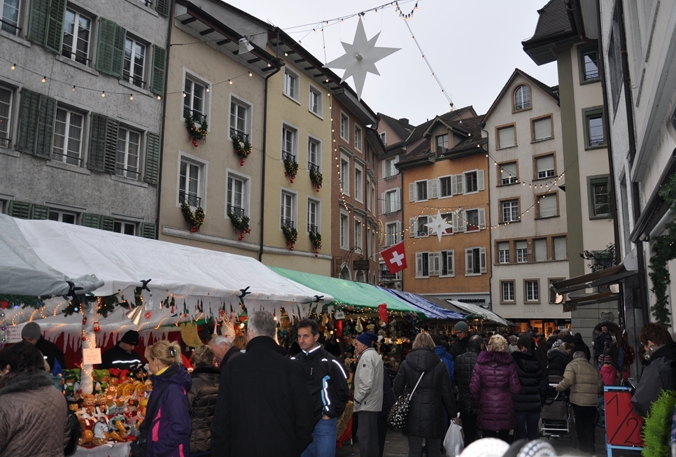 In Bremgarten AG findet mit rund 400 Marktständen vom 1. bis und mit 4. Dezember der grösste Weihnachtsmarkt der ganzen Schweiz statt. (zvg)
