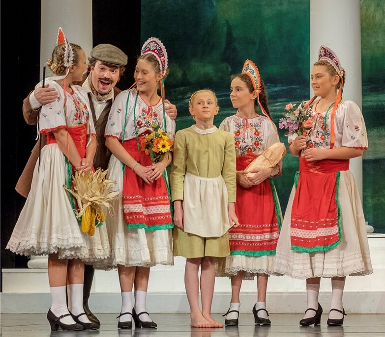 Alle Achtung! Der 12-köpfige Kinderchor war gesanglich und schauspielerisch sattelfest.
