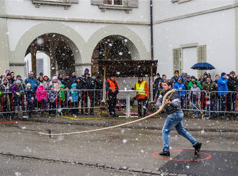 Im Schneegestöber: Sandro Schmidmeister, Niederlenz.
