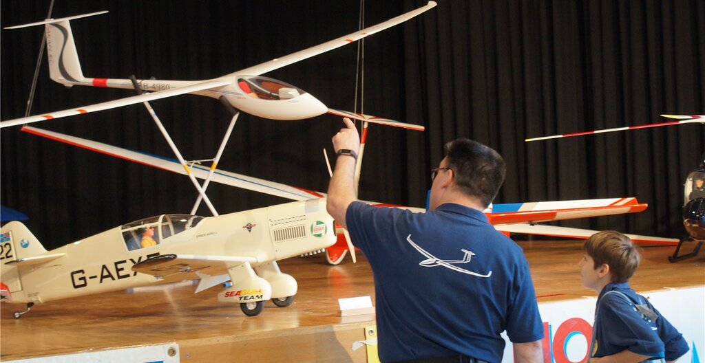 Gross und Klein war begeistert: Segel- und Motorflieger in allen Grössen waren zu bestaunen.
