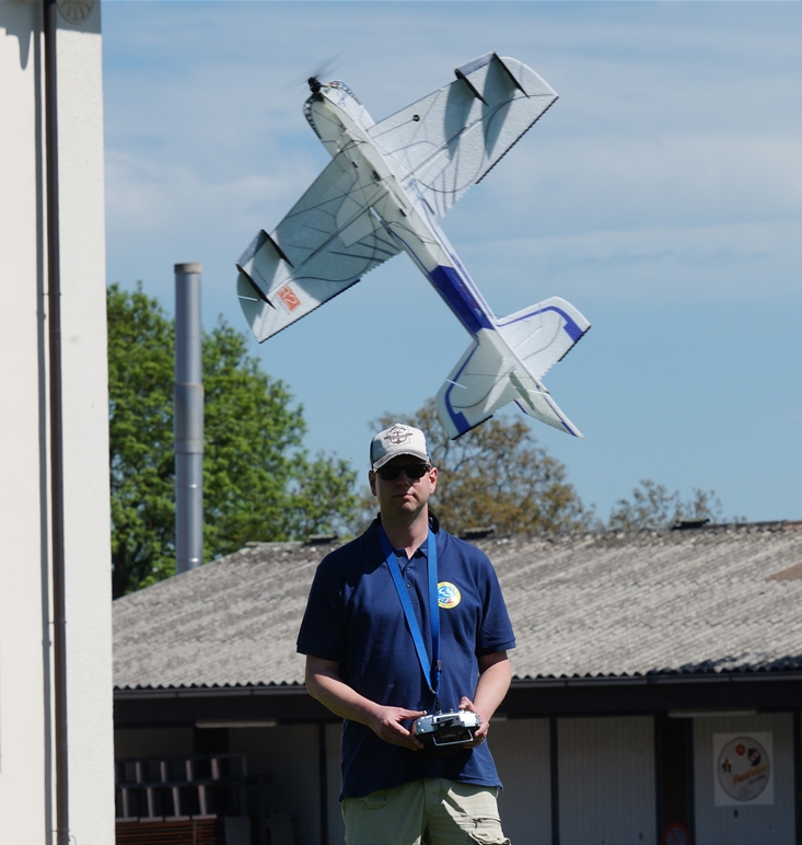 Fast senkrecht in die Lüfte: Ive Appel lässt seinen Flieger abheben.
