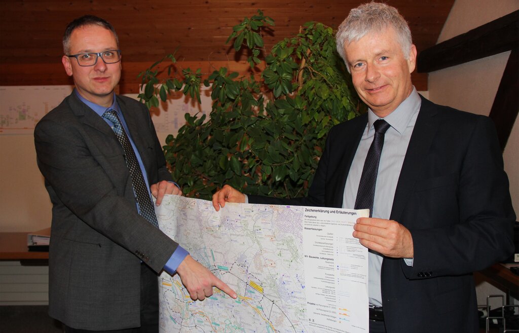 <em>Stellen das Projekt vor:</em> Planer Martin Schibli und IBW-Direktor Peter Lehmann. Foto: AG

