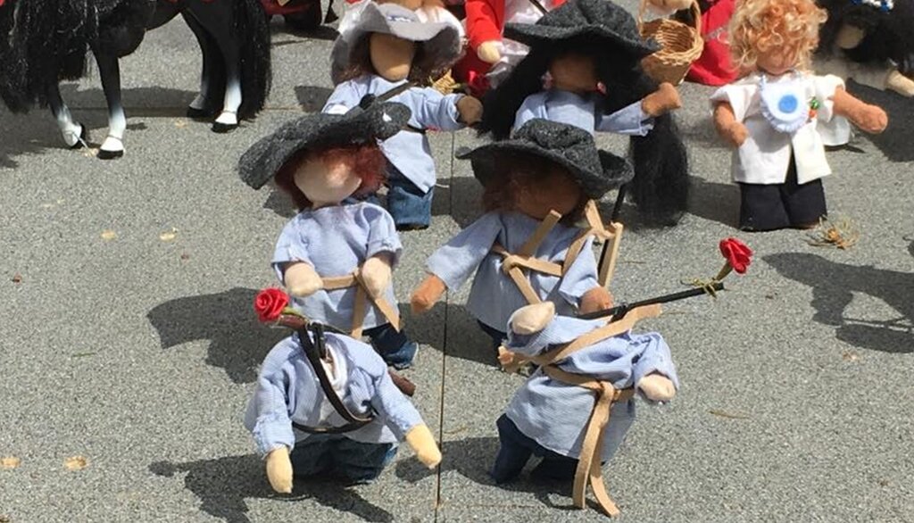 <em>Besonders dreist: </em>Den vordersten zwei Figuren auf dem Moritzbrunnen fehlt der Kopf.