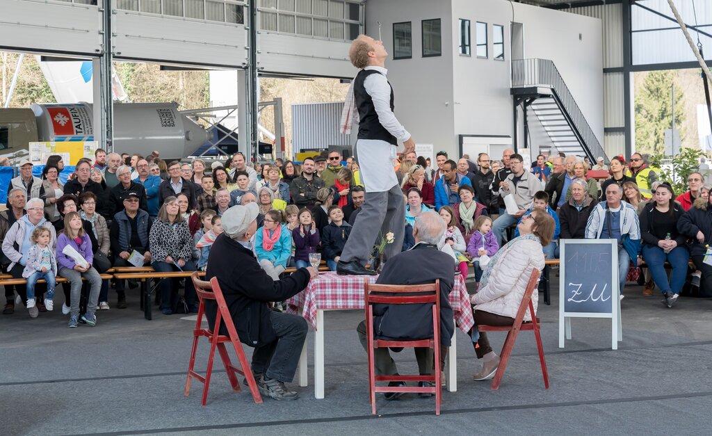 <em>Präzision und Komik: </em>Das Duo Esther und Jonas zogen die Besucher in den Bann.