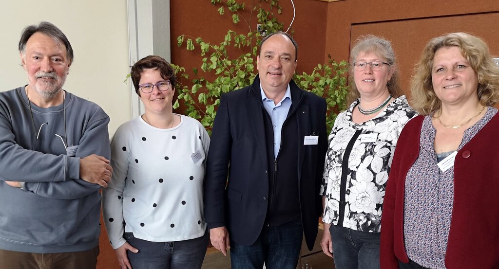 <em>Bestritten den Eröffnungsakt:</em> Projektleiter Victor Condrau, Gemeindeammann Andrea Kuzma, Regierungsrat Markus Dieth, Gabi Lauper (Klas), Gertrud Burger (ProSpecieRara).
