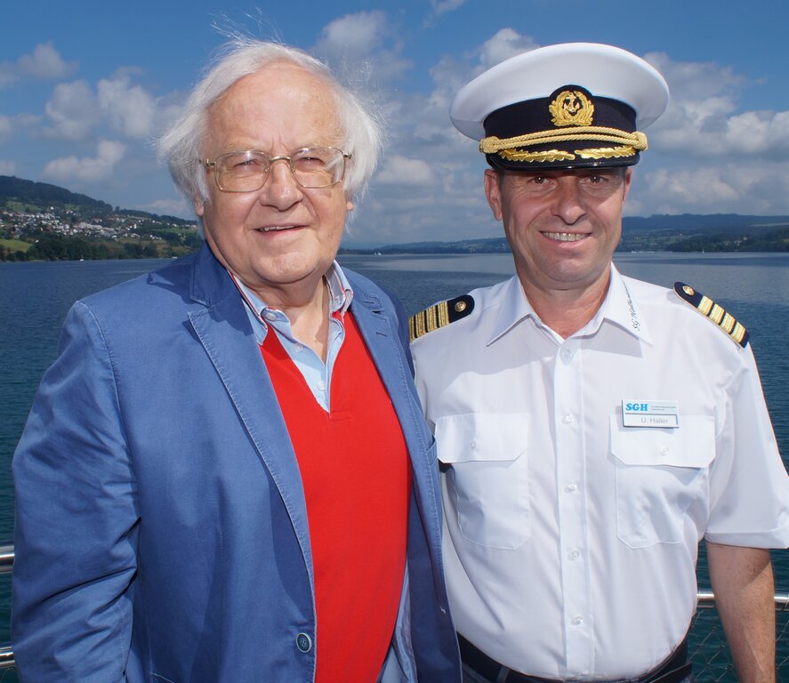 <em>«Der schönste See der Schweiz»: </em>Ex-Fussballtrainer Gilbert Gress mit SGH-Geschäftsführer Ueli Haller.
