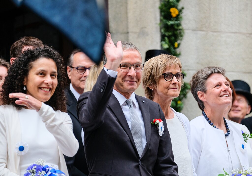 <em>Ehrengäste vor dem Rathaus:</em> Staatsschreiberin Vincenza Trivigno, Landammann Urs Hofmann mit Gattin und Einwohnerratspräsidentin Brigitte Vogel. <em>Ehrengäste vor dem Rathaus:</em> Staatsschreiberin Vincenza Trivigno, Landammann Urs Hofmann mit Gattin und Einwohnerratspräsidentin Brigitte Vogel.