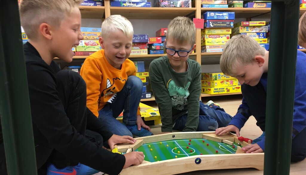 <em>Neue Spiele kennen lernen: </em>Ferienpass-Kurs Ludothek.